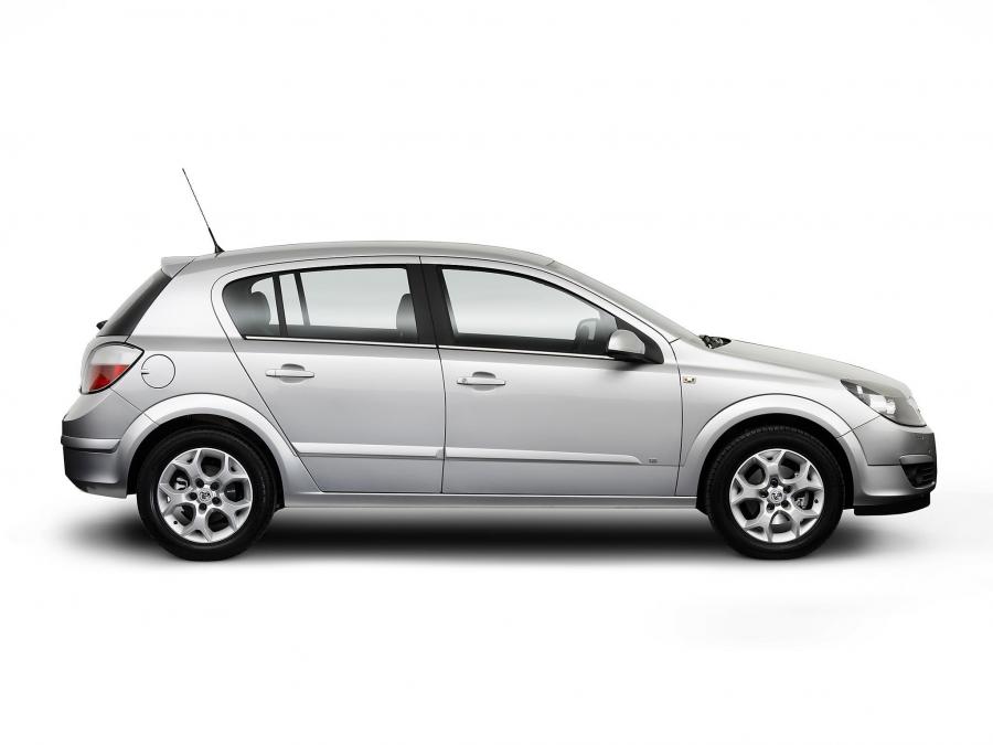  Holden Astra 5-Door 2005 года  (фото 8 из 16)